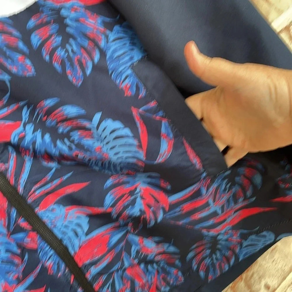 Five.By.Five Masterpiece Red, White, Blue Floral Striped Lightweight Windbreaker - Picture 4 of 10